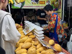 -芒果糯米饭摊子