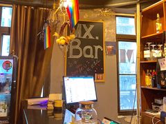 -Mx.cocktail bar