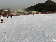 -十三陵雪世界滑雪场