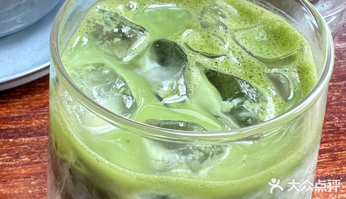 北京夏日｜雨后午间时光必须来一波抹茶拿铁☕️
