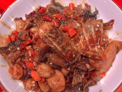 -辣小鲜·南昌大排档(船山路店)