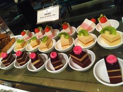 -荣誉国际酒店-云顶旋转餐厅