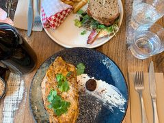 -FLOVIE FLORIST CAFE