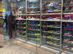 -东荟城名店仓