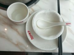 餐具摆设-为什么牛潮汕牛肉火锅(中信广场店)
