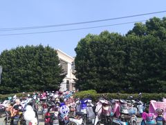 -奥特莱斯停车场