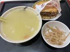 荷叶粥-穆得·老周家牛肉烧饼(普利街店)