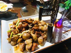蒜香酒香肉-东来菜馆•手抓海鲜家常菜•海鲜锅贴(鸽子窝店)