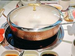-洪氏嗨捞·广东猪肚鸡·椰子鸡火锅(西咸万象城店)