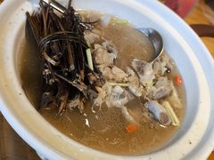 -头上红煨盐鸡·非遗院子餐厅