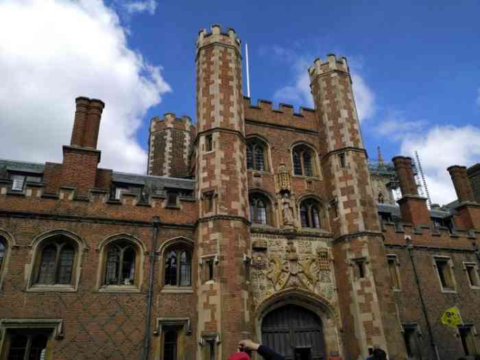 三一学院-"trinity college is a."-大众点评移动版