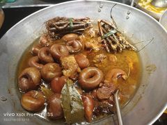 -头上红煨盐鸡·非遗院子餐厅