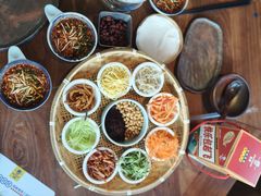 -包整·丝娃娃(一览甲秀楼风景店)