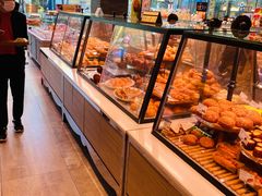 面包甜点陈列柜-巴黎贝甜(大宁国际商业广场店)