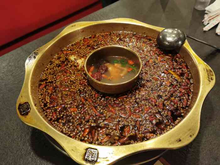 火凤凰重庆火锅东直门店-"我的那个她很喜欢吃,没事就带她来呆会.