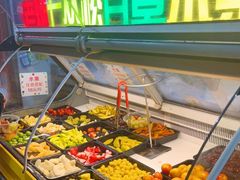 自助取餐区-老炳·七丛松甘草水果