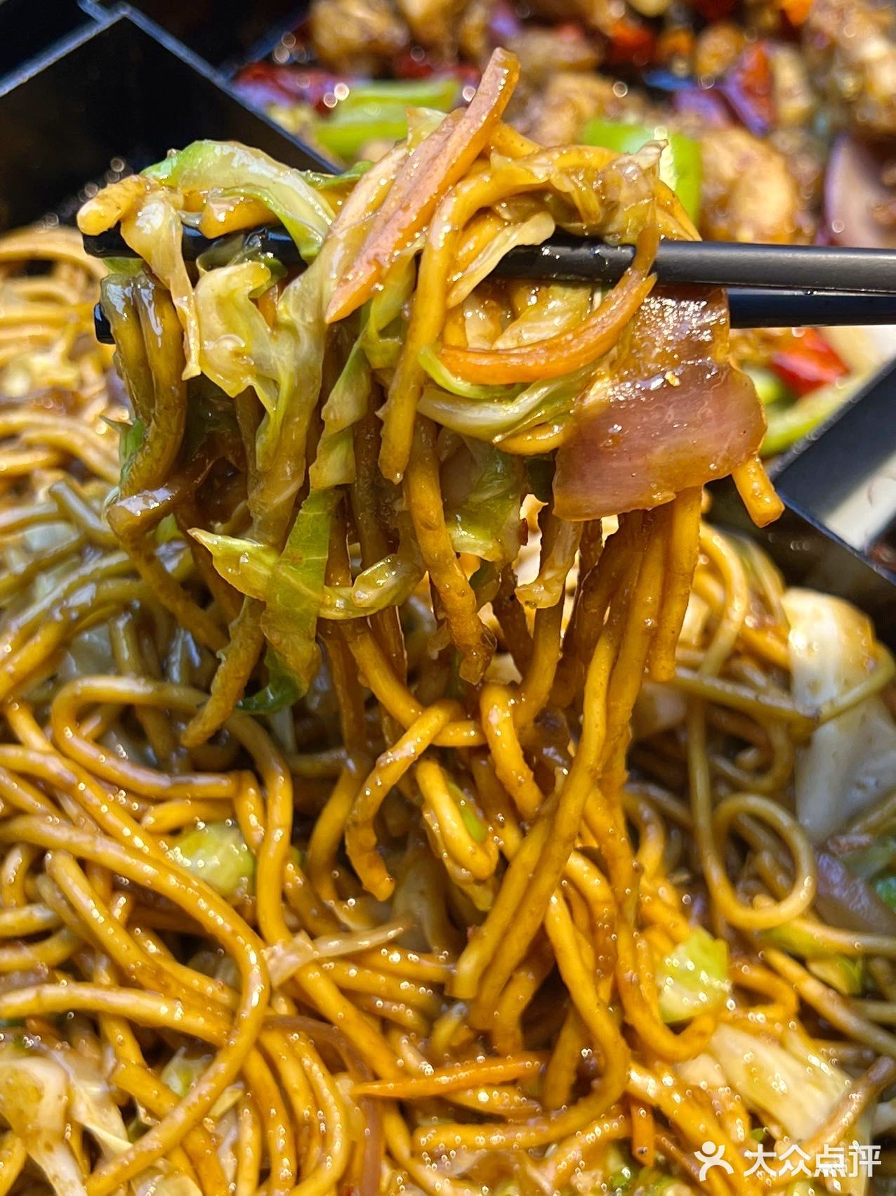 真不愧是青岛必打卡海鲜戳子肉店 家里人也是边吃边夸呀…