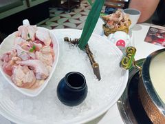 -洪氏嗨捞·广东猪肚鸡·椰子鸡火锅(西咸万象城店)