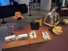 -URBAN REVIVO(上海中庚漫游城店)