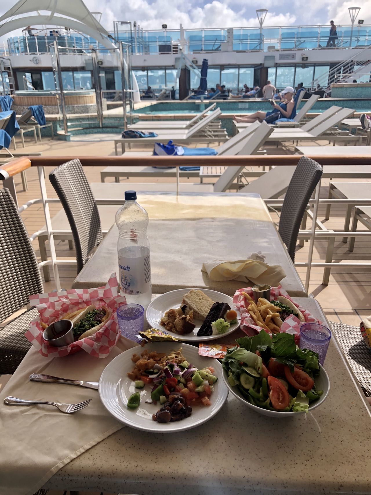 游轮旅游的餐饮真难吃