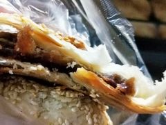 豆沙烧饼-朱记小郑酥烧饼(建康路店)