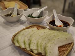 -鲁朗纳麦石锅鸡庄园