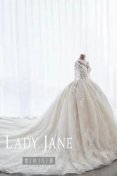-Lady  Jane高端婚纱礼服馆