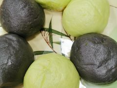 竹炭粉芝麻包-龙回山庄