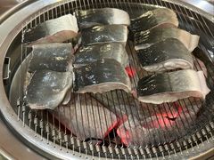 -围炉肉舍•炭烤活鳗•丹东海鲜烤肉(步行街店)