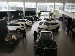 -北京鹏龙瑞星奔驰4s店(来广营店)