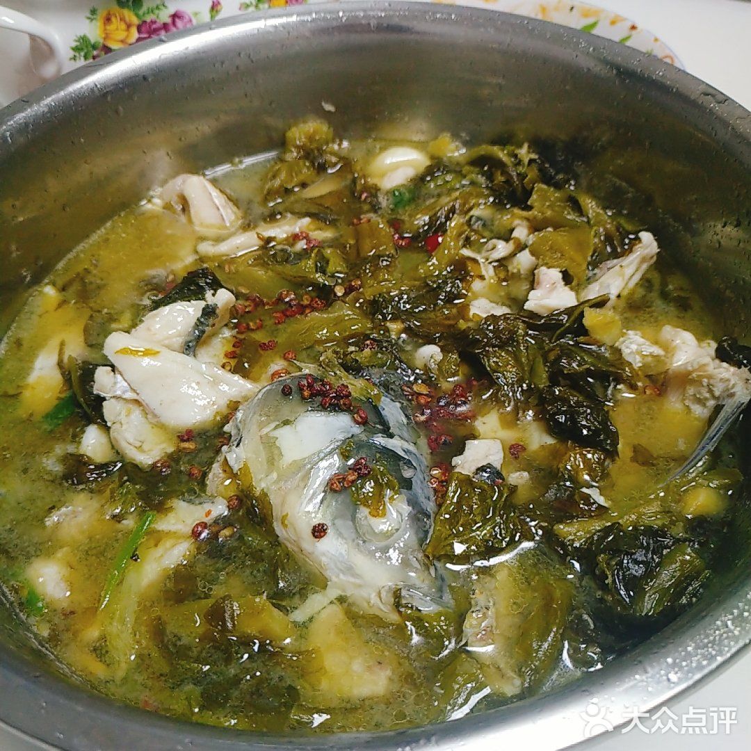 周末小聚，让我们多了一丝开心。舒服地吃了东北锅包肉