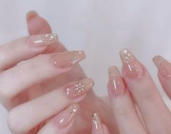 -悦指间美甲美睫