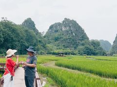 -高荡千年布依古寨旅游景区