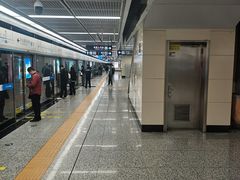 -铁西广场(地铁站)