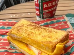 双杯热星巴克熔岩黑巧摩卡-星巴克臻选(广州沙面店)