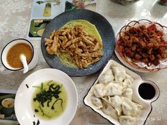 -天天向上素食餐厅(五台山店)