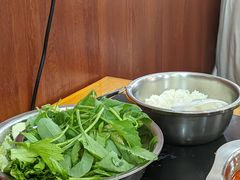-黄利砖万峰林布依特色酸笋牛肉馆