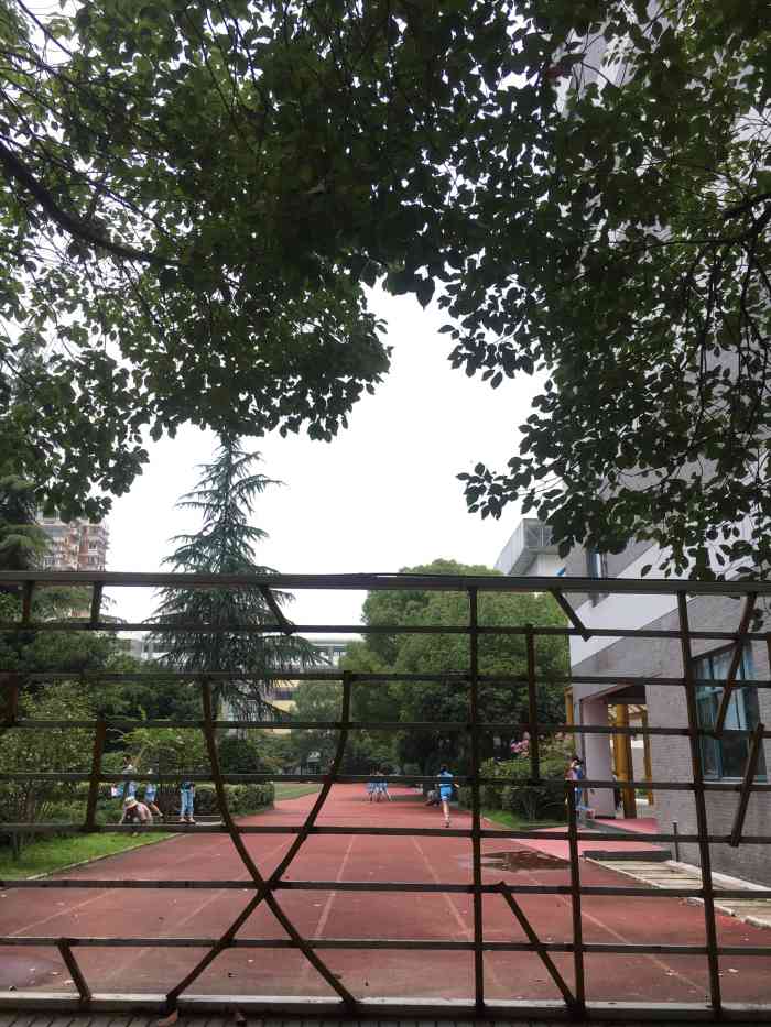 杭州市崇文实验学校