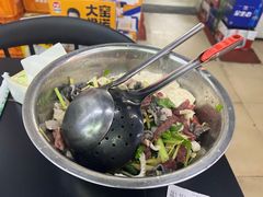 -周良天山牛杂城(天山路总店)