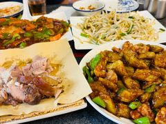 笨豆芽-胡记真不同饭店(临河街店)