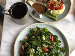大地羽衣甘蓝牛油果沙拉-The Rug Cafe(王府中环店)
