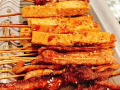 -何妹湿辣牛肉·粤式烧烤砂煲(桂雅路店)