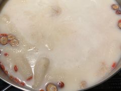 -尚尚仙·酸汤猪手·猪肚鸡火锅(华联万柳购物中心店)