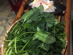 -老牌坊云南鱼豆花火锅(爱建店)