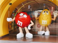 -m豆巧克力世界(上海世茂广场店)