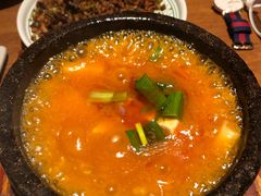 -云海肴·汽锅鸡·云南菜(天山百盛优客店)