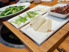 -娜仁图雅蒙古美食村(33小镇店)