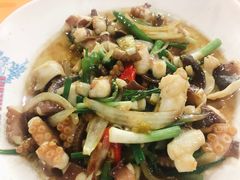 -班赞海鲜市场胖阿姨加工点