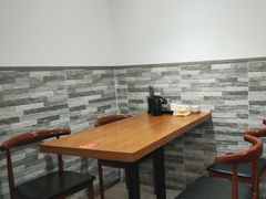 -黄阿姨锅贴大王(万航渡路店)