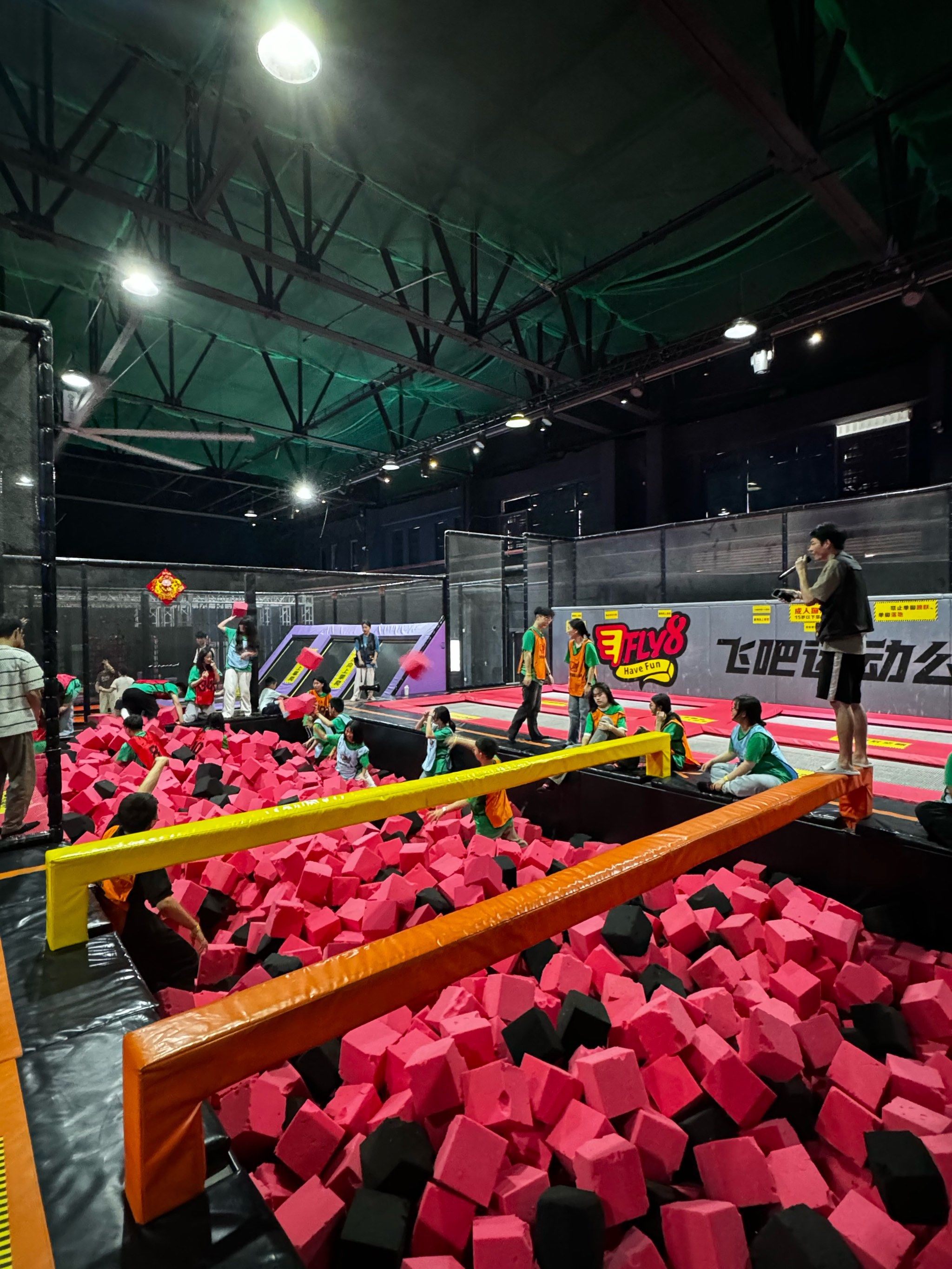 长沙团建聚会绝佳地——超大型室内蹦床公园